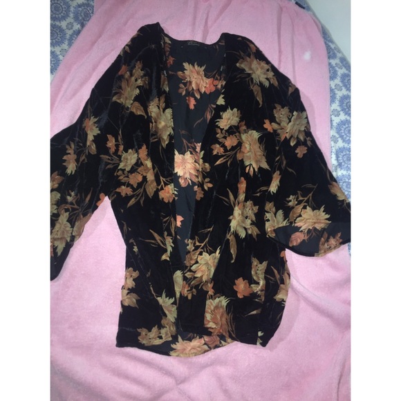 Kimono - Picture 1 of 1